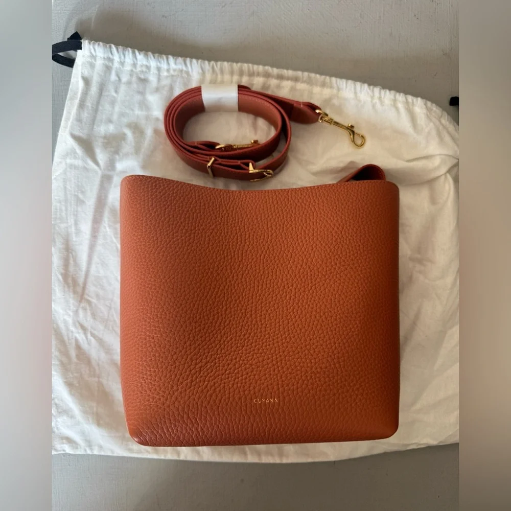 NWOT Cuyana Linea Bag in Terracotta Pebbled Leather